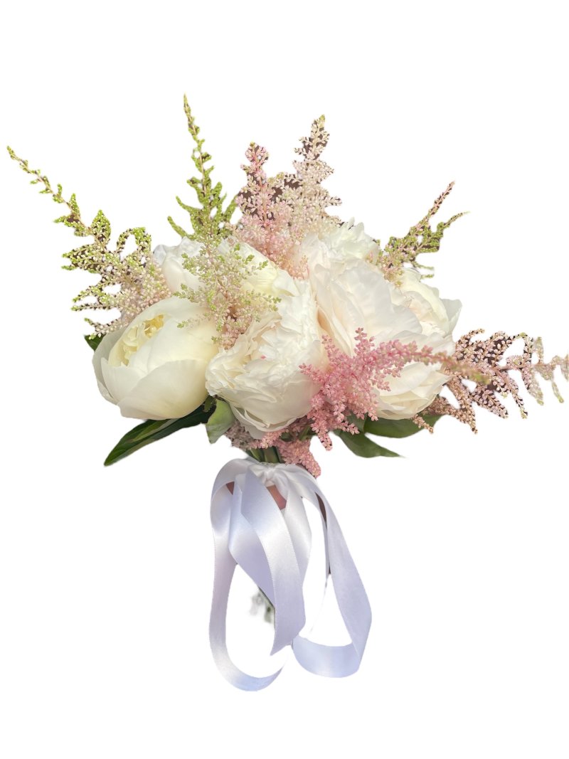 Bílé pivoňky a astilbe